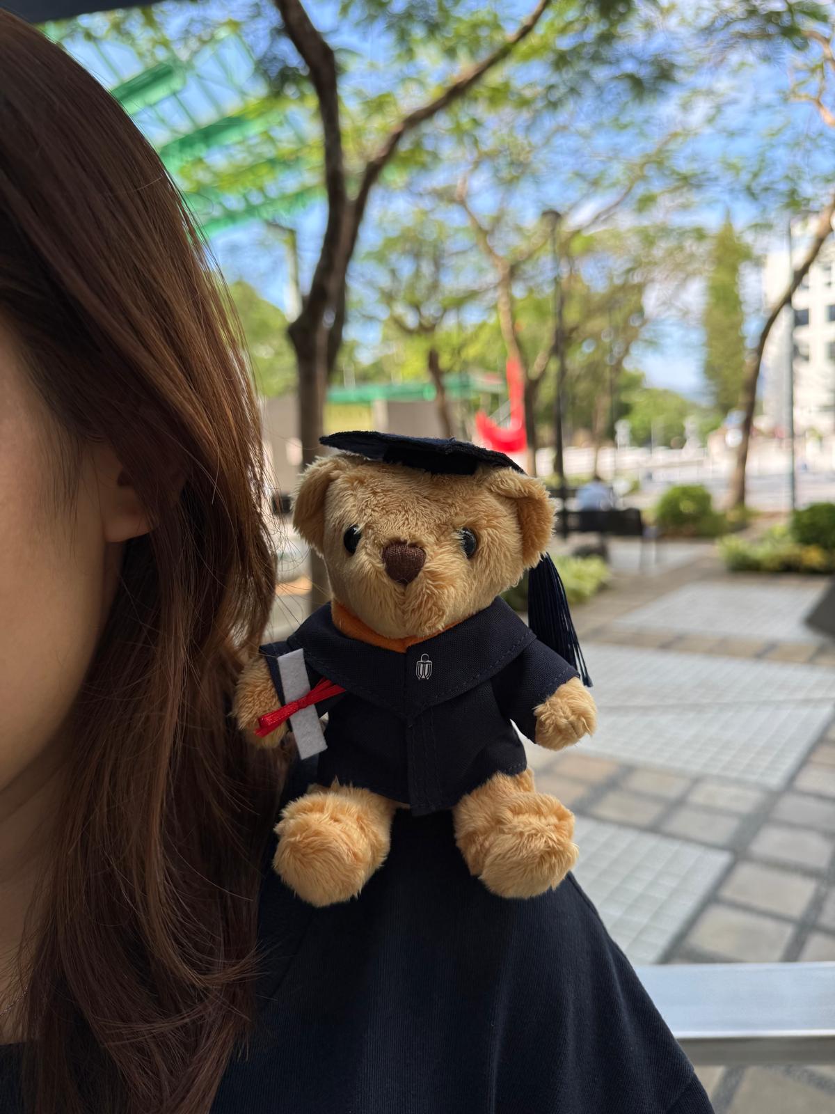 Graduation Shoulder Bear